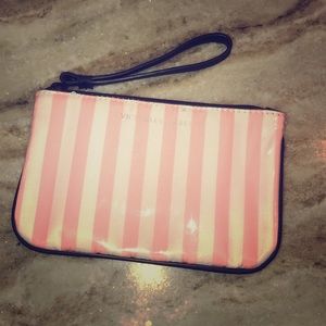🌸Victoria’s Secret Small Wristlet🌸